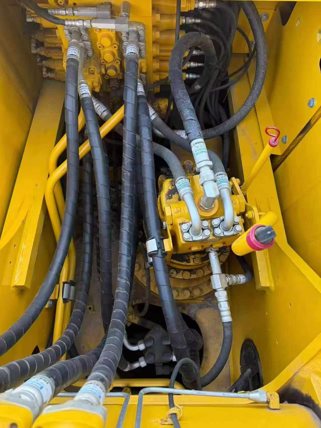 Buy Komatsu PC240-6 Used Excavator / 6