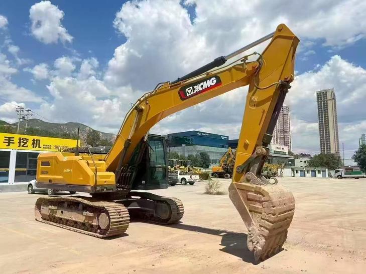 Buy XCMG XE200 Used Excavator / 1