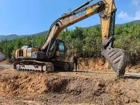 Buy XCMG XE270DK Used Excavator / 3 Buy XCMG XE270DK Used Excavator / 3