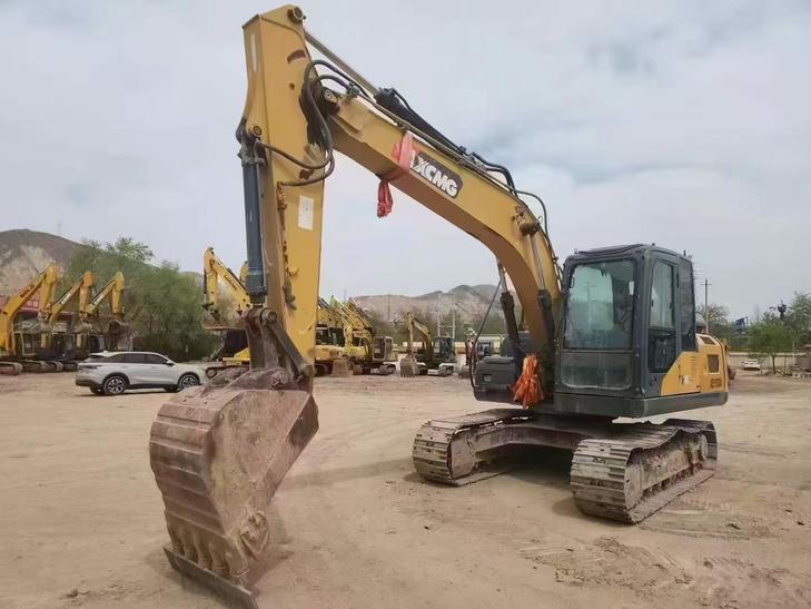 Buy XCMG XE135B Used Excavator / 1