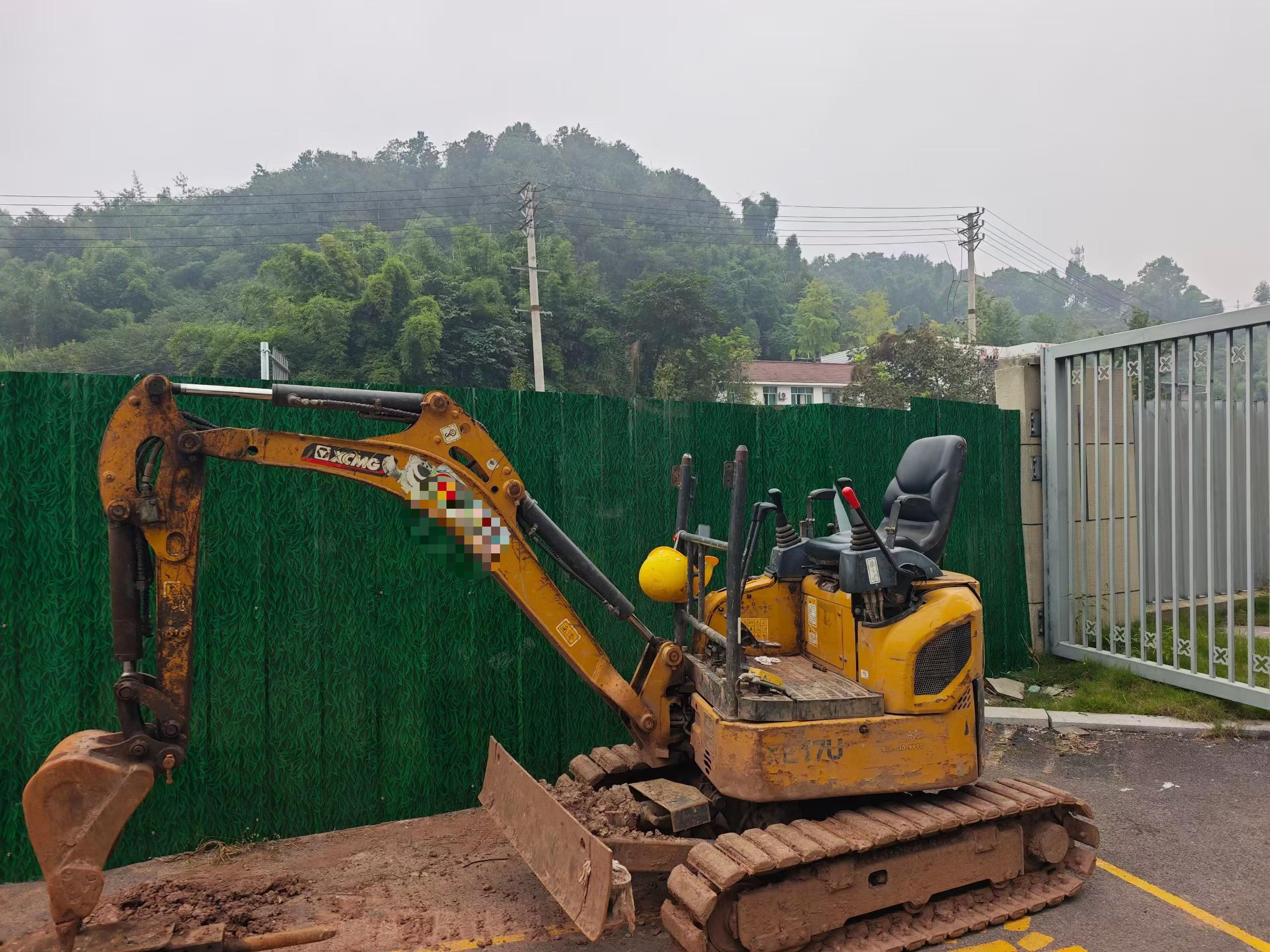 Buy XCMG XE17U Used Excavator / 3