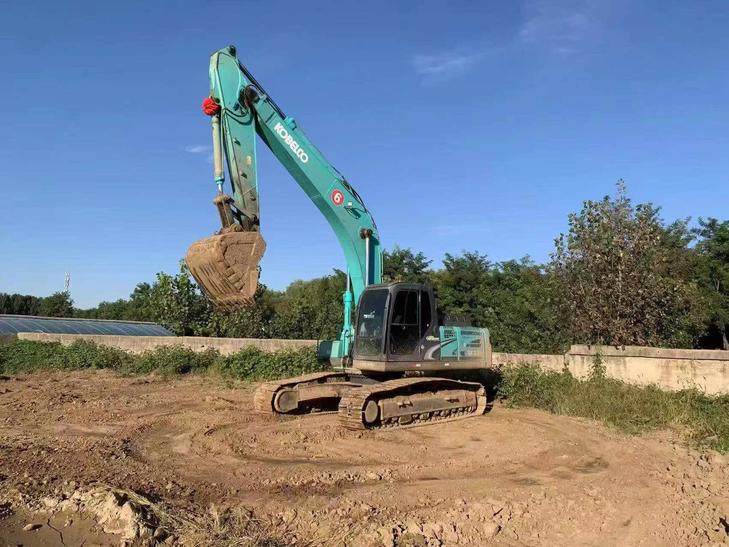 Buy Kobelco SK260 Used Excavator / 1