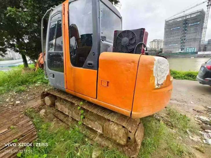 Buy Hitachi EX70 Used Excavator / 1