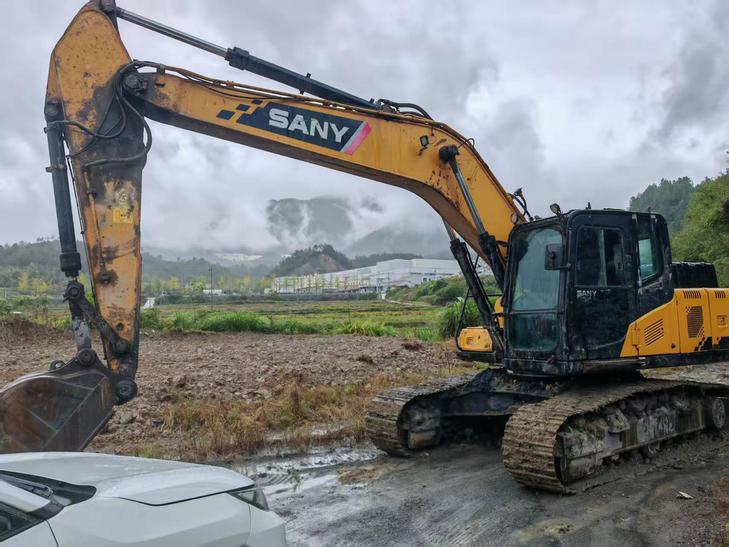 Buy Sany SY200C Used Excavator / 1