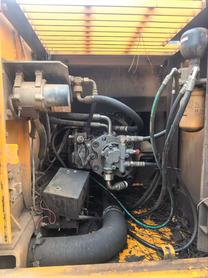 Buy Kato HD512R Used Excavator / 4 Buy Kato HD512R Used Excavator / 4