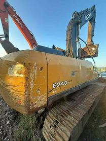 Buy JohnDeere E240 Used Excavator / 2 Buy JohnDeere E240 Used Excavator / 2
