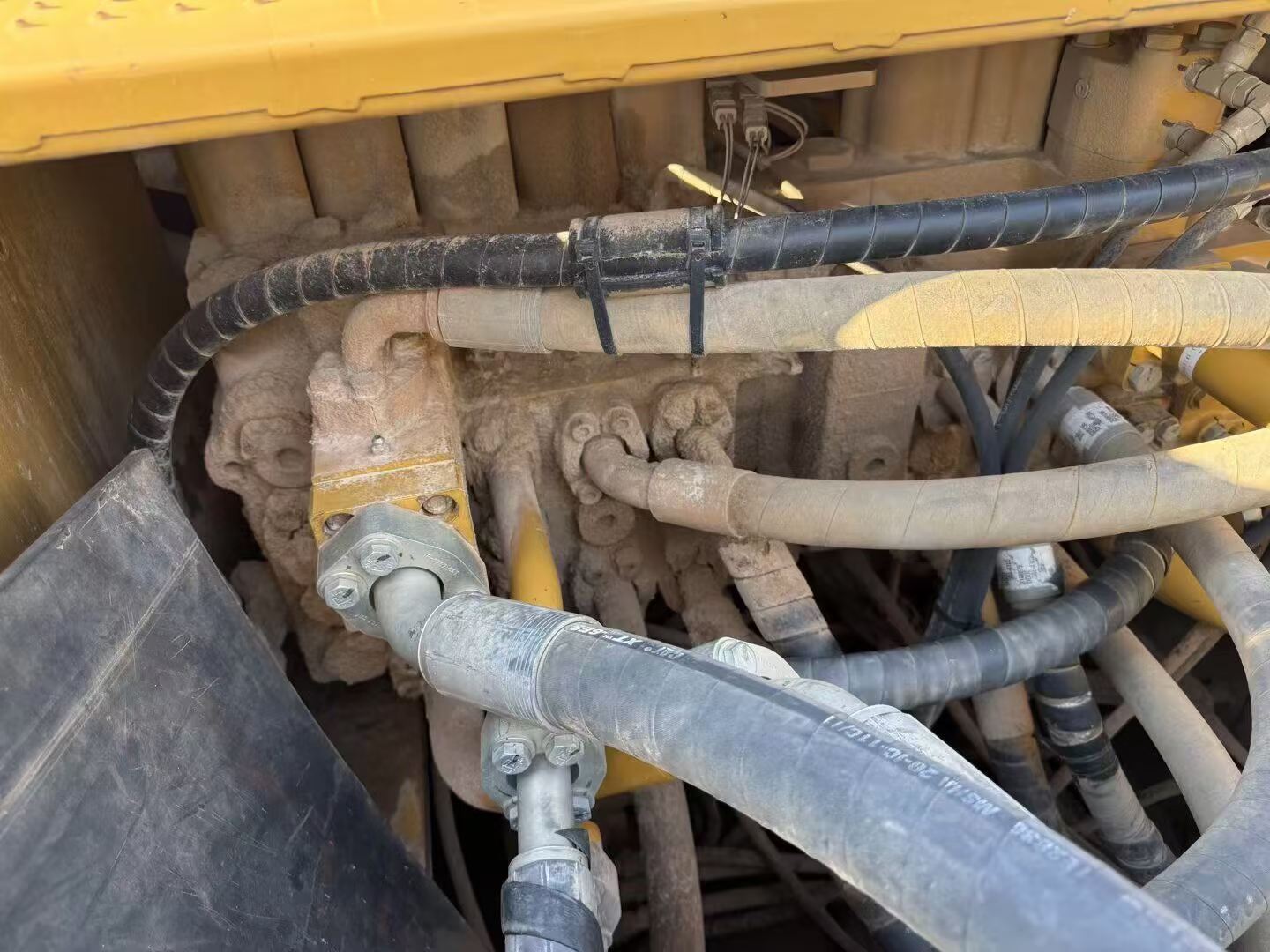 Buy Caterpillar 349E Used Excavator / 4