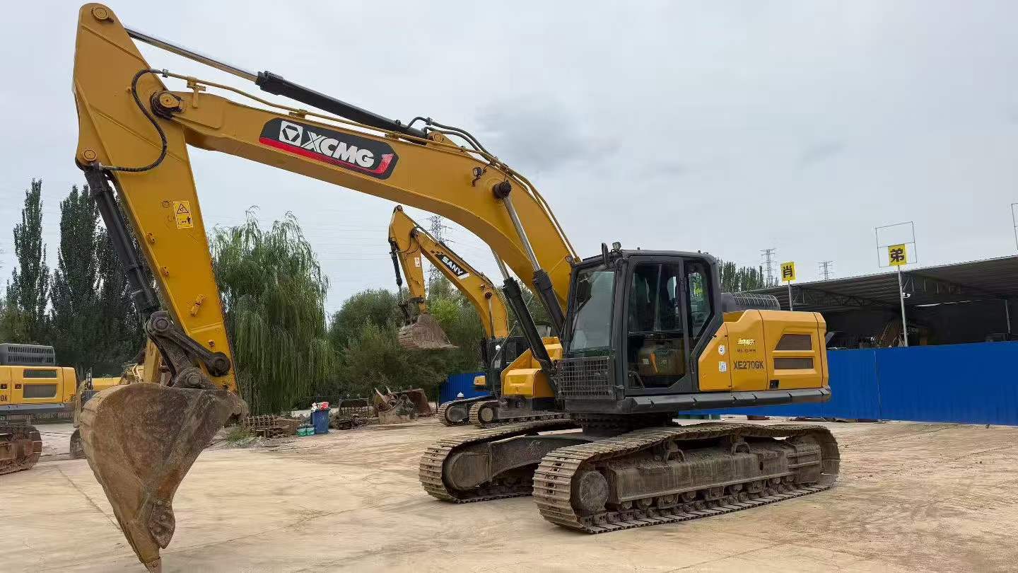 Buy XCMG XE270DK Used Excavator / 2