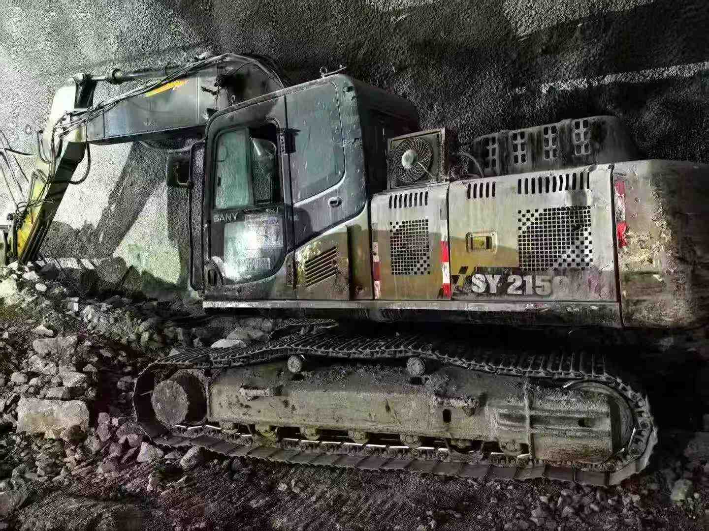 Buy Sany SY200C Used Excavator / 2