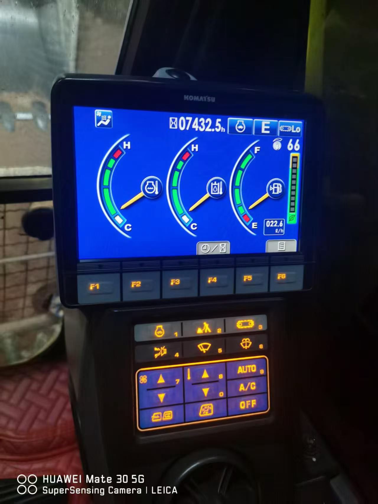 Buy Komatsu PC390LC-8M0 Used Excavator / 5