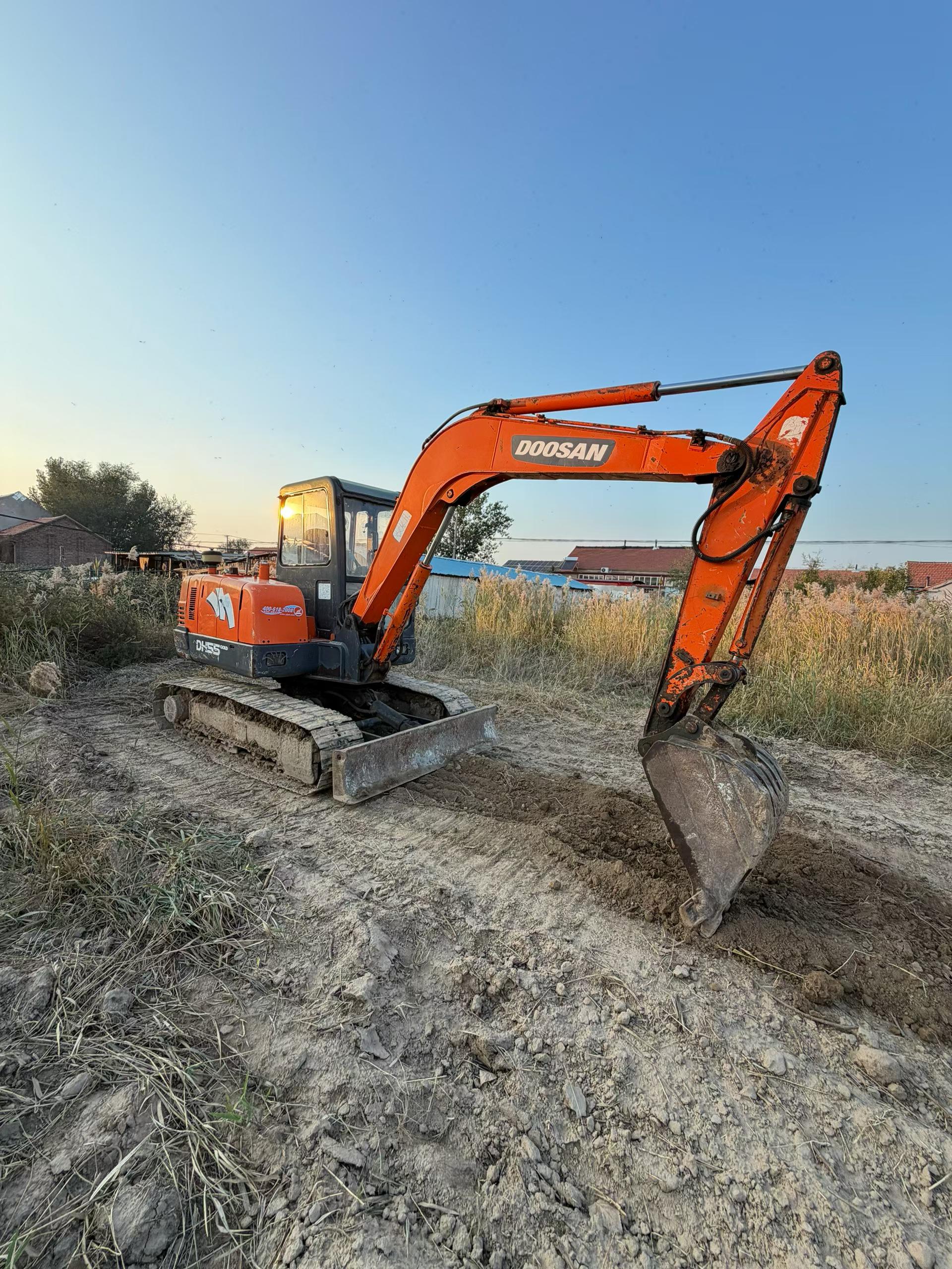 Buy Doosan DH55 Used Excavator / 3