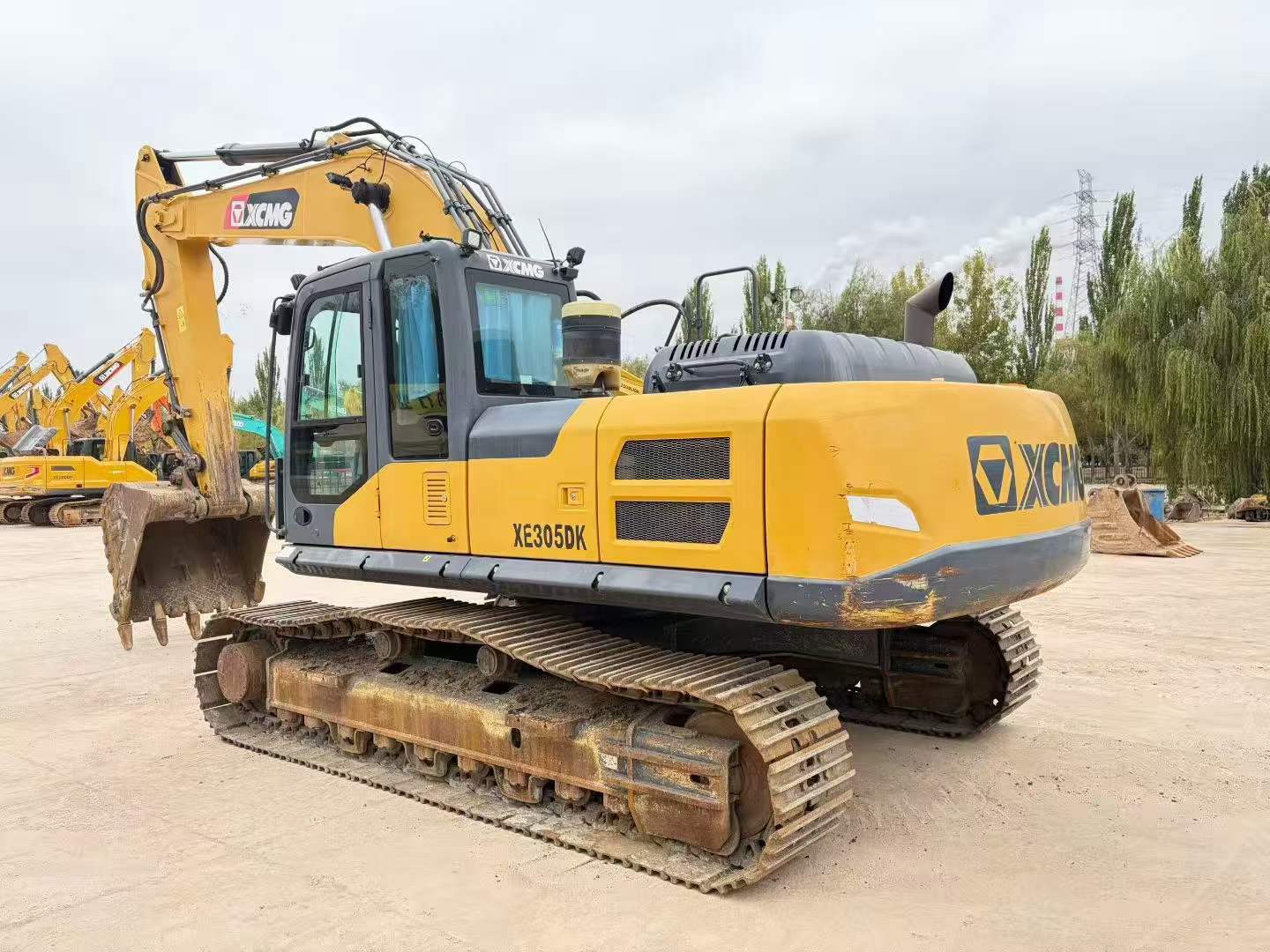 Buy XCMG XE270DK Used Excavator / 4