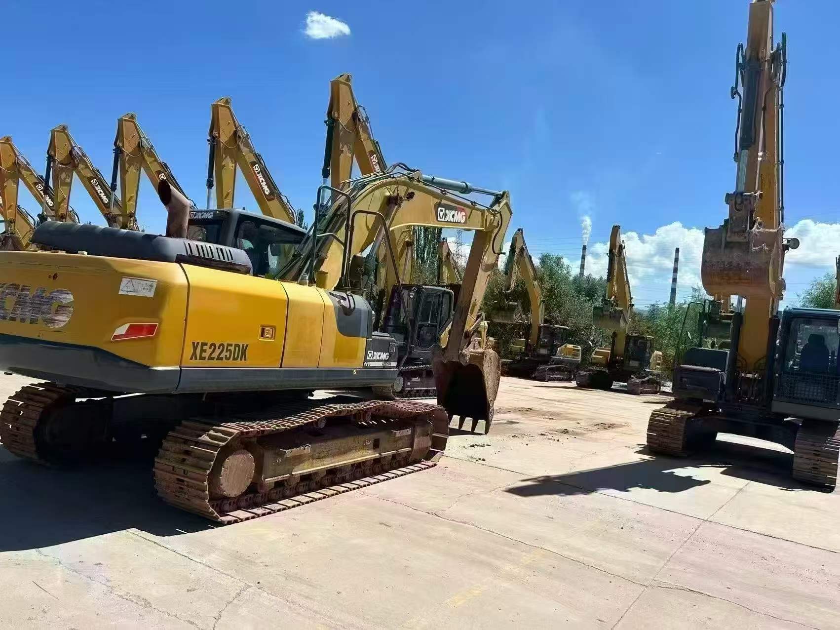 Buy XCMG XE200 Used Excavator / 3