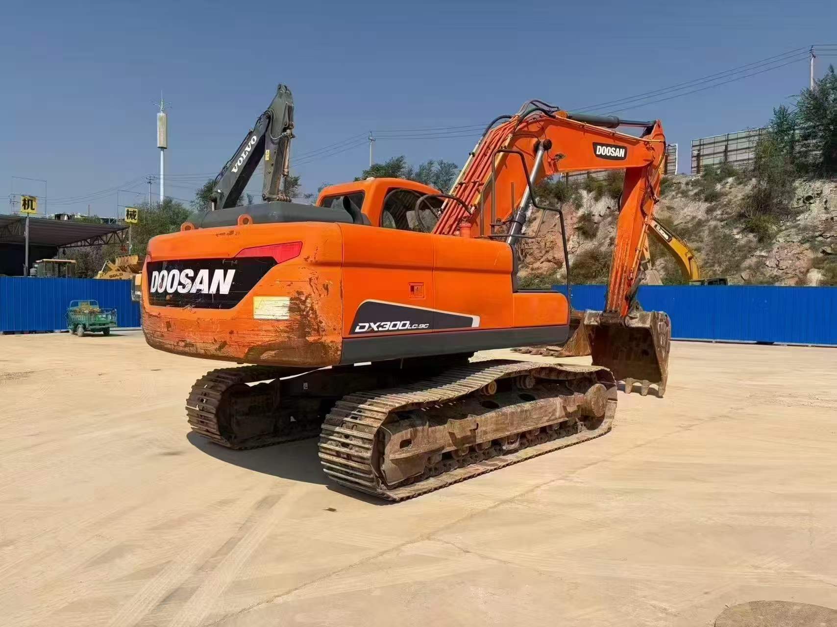 Buy Doosan DH215-7 Used Excavator / 4