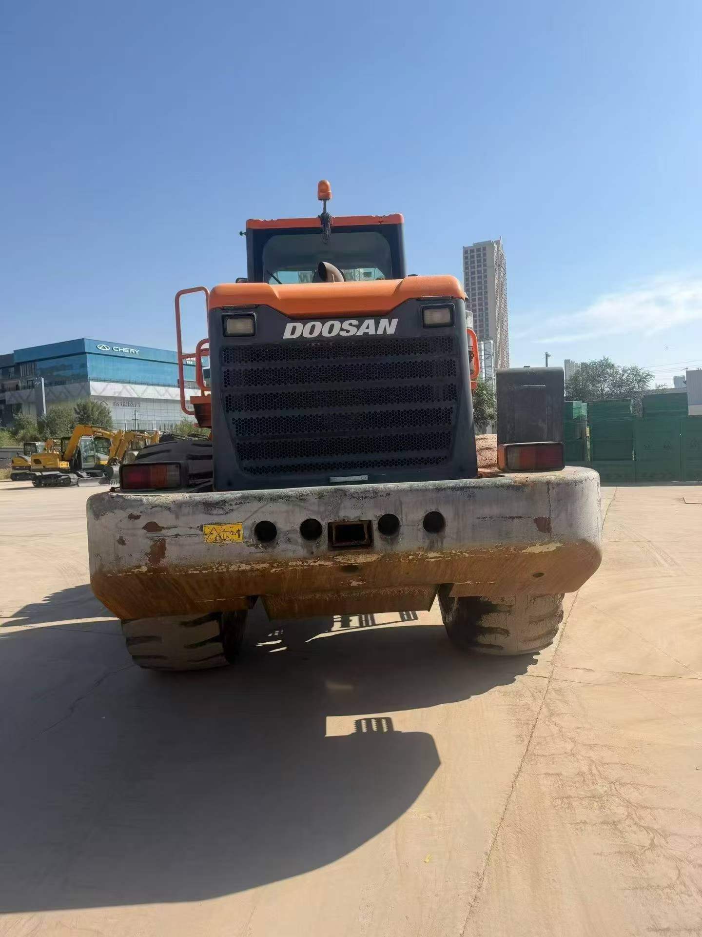Buy Doosan DL607-9C Used Excavator / 5