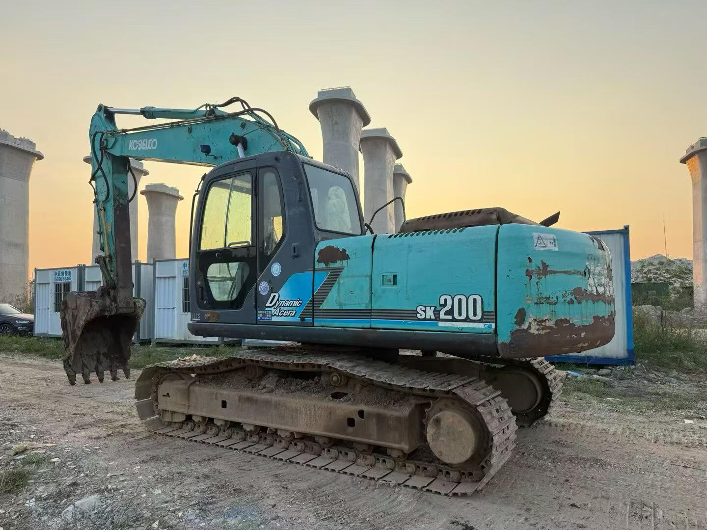 Compre Excavadora Kobelco SK200 Usada / 3