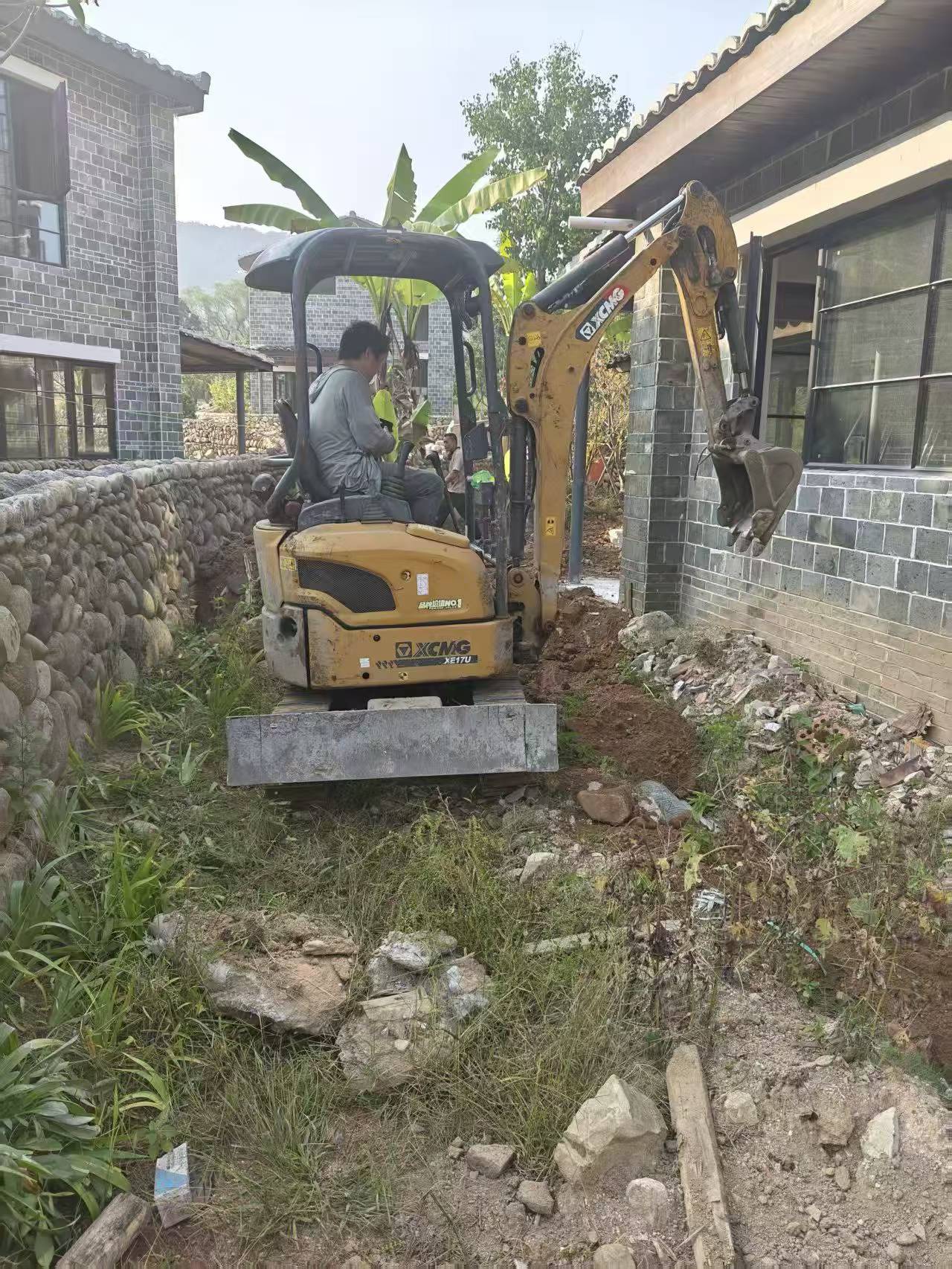Buy XCMG XE17U Used Excavator / 2