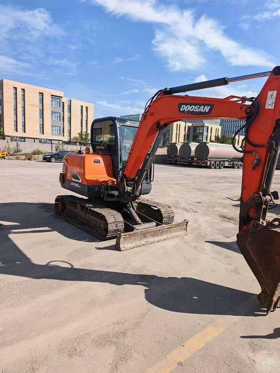 Buy Doosan DH55 Used Excavator / 1