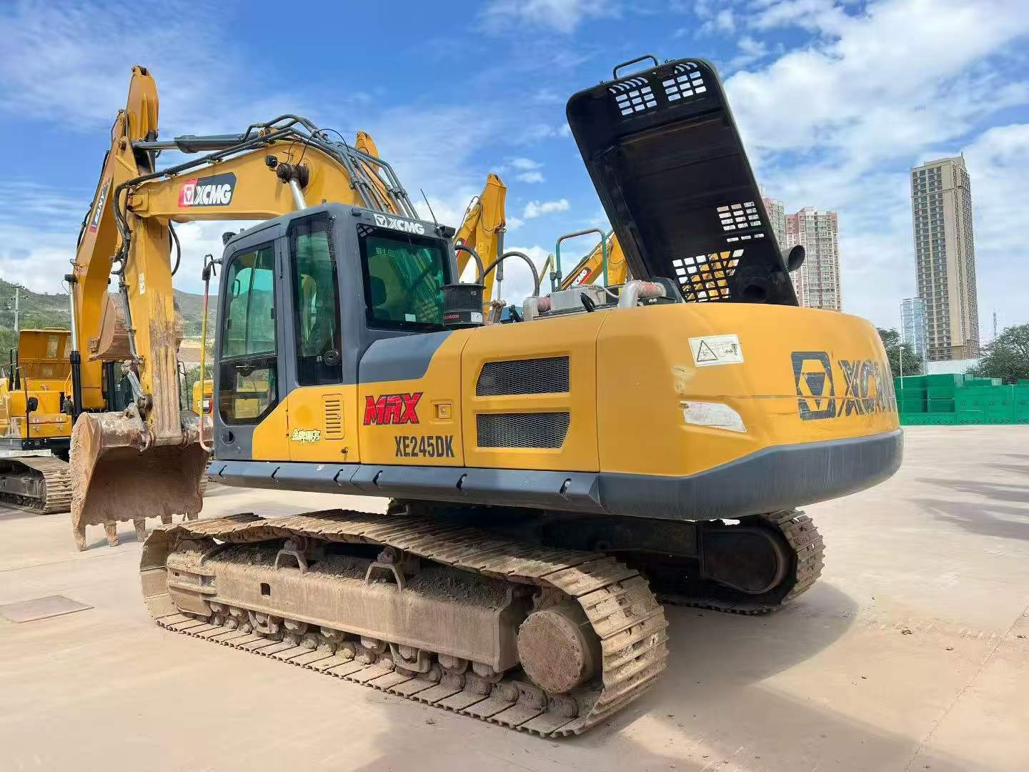 Buy XCMG XE245D Used Excavator / 4