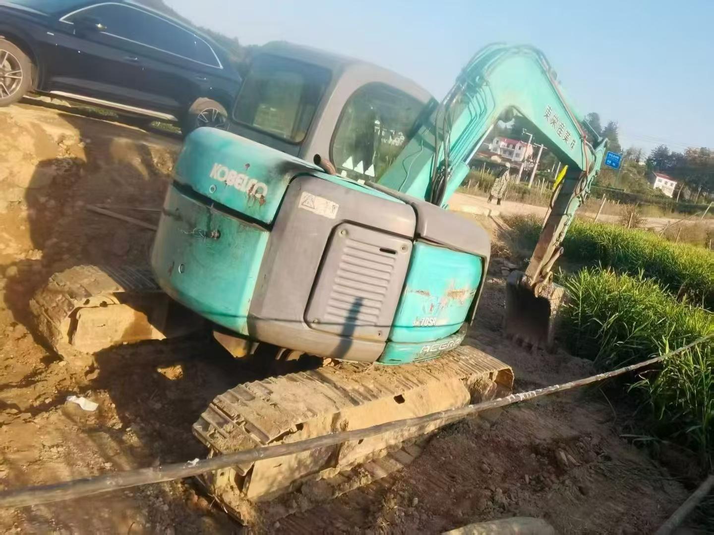 Buy Kobelco SK70SR Used Excavator / 2