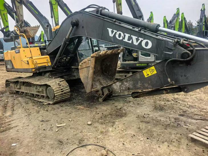 Buy Volvo EC210B Used Excavator / 1