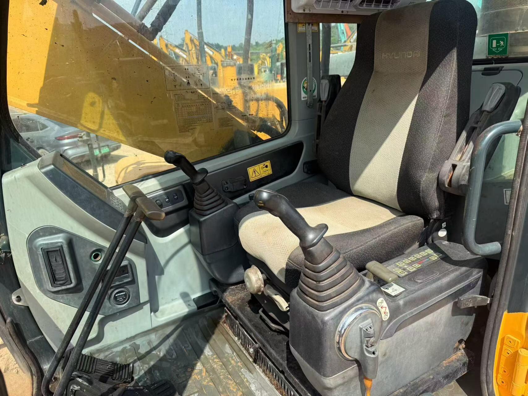 Buy Hyundai R215-7 Used Excavator / 4