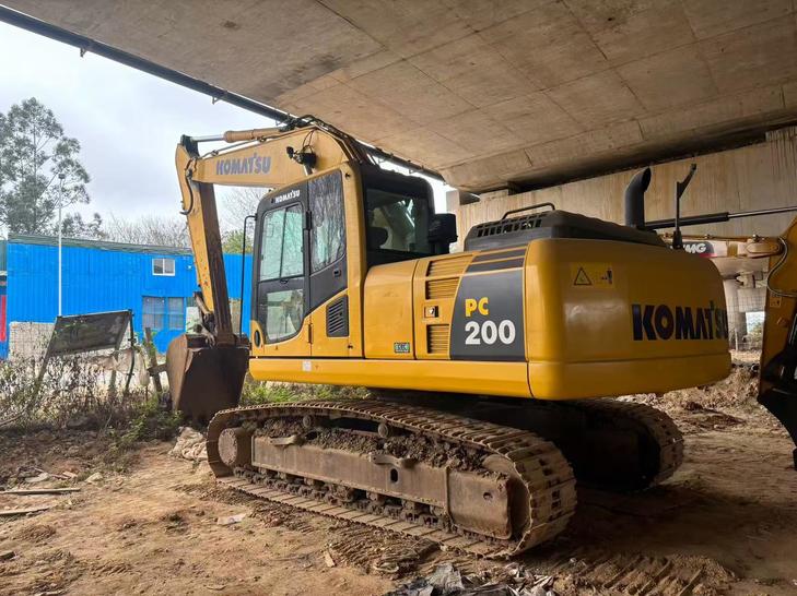 Buy Komatsu PC200 Used Excavator / 1