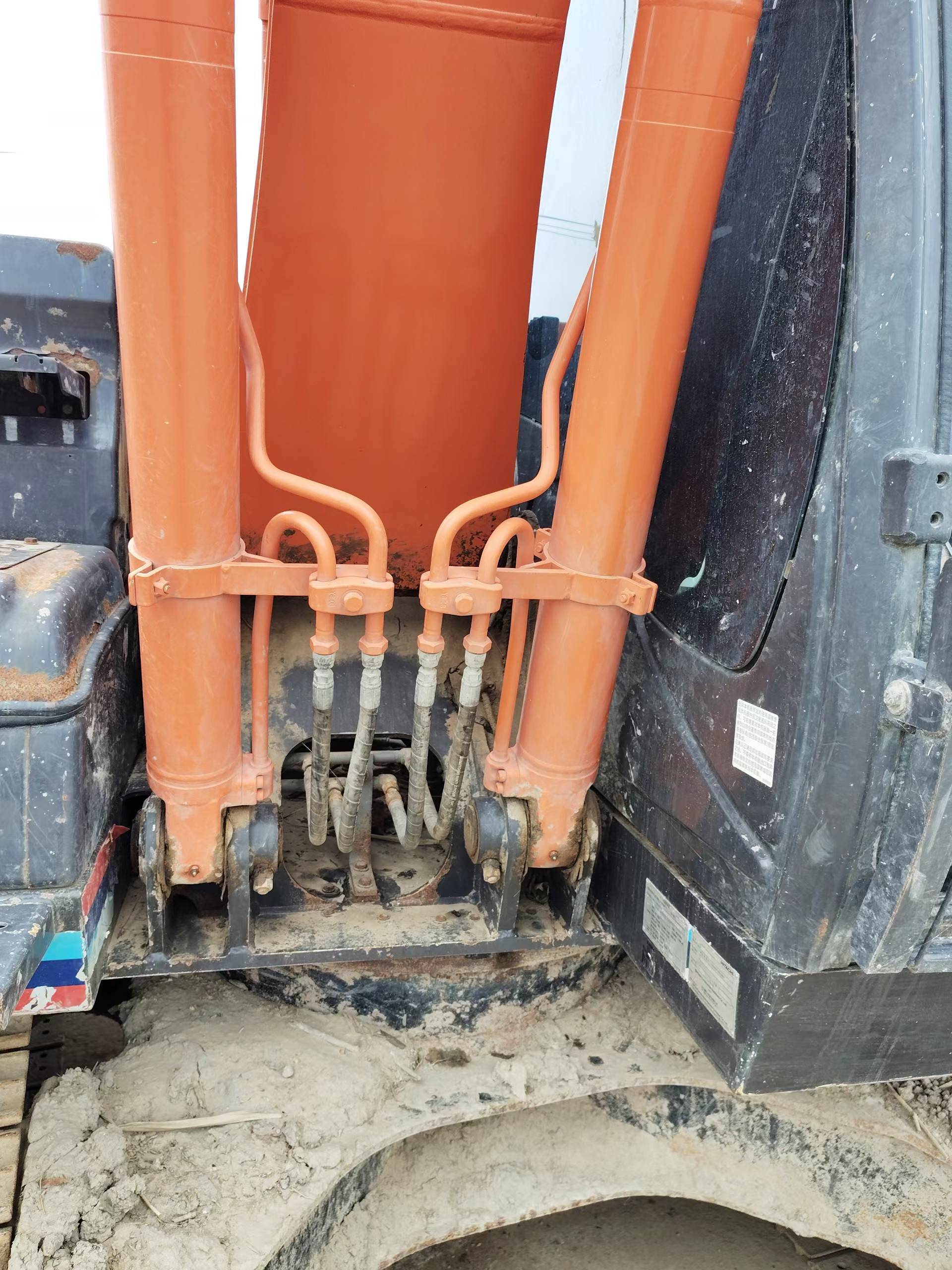 Buy Hitachi EX130 Used Excavator / 3
