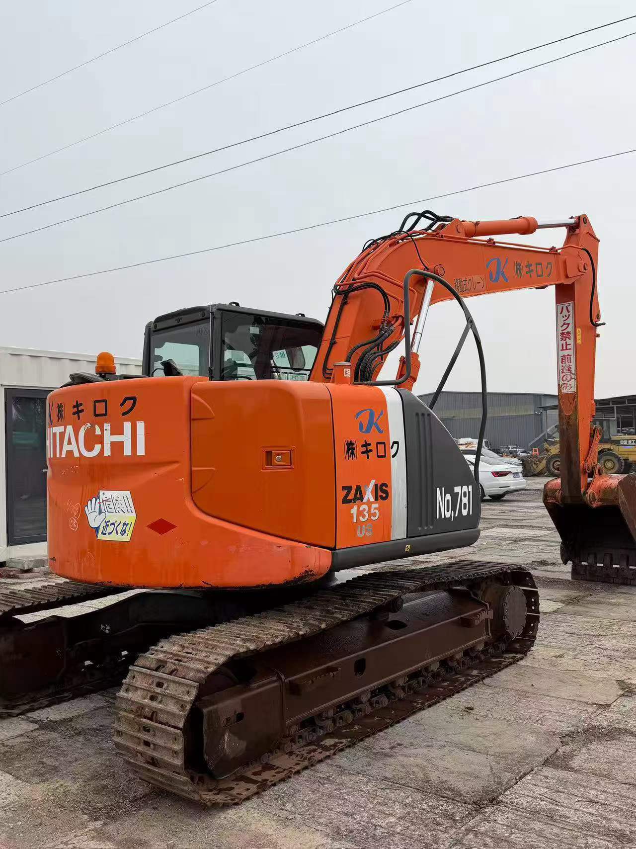 Купить Подержанный Экскаватор Hitachi EX135UR / 3
