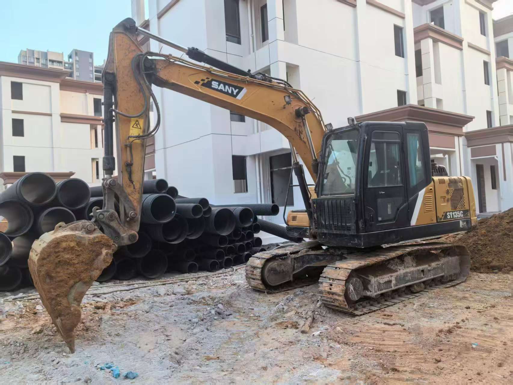 Buy Sany SY125C Used Excavator / 2