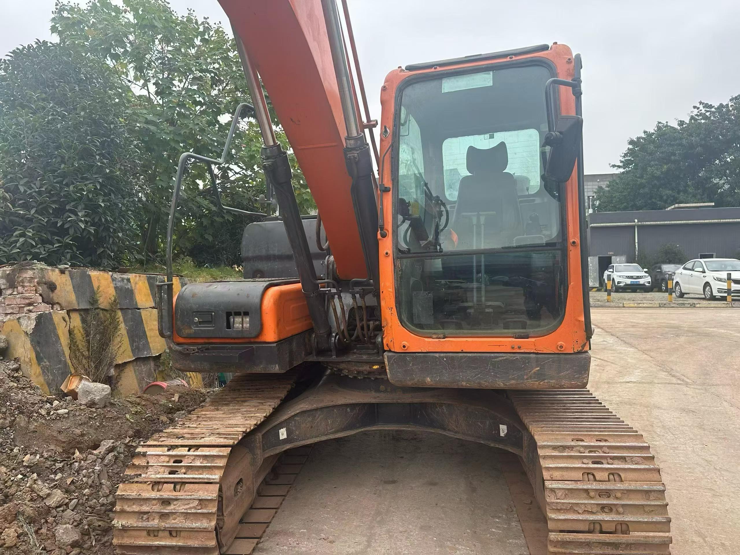 Buy Doosan S130W-3 Used Excavator / 4