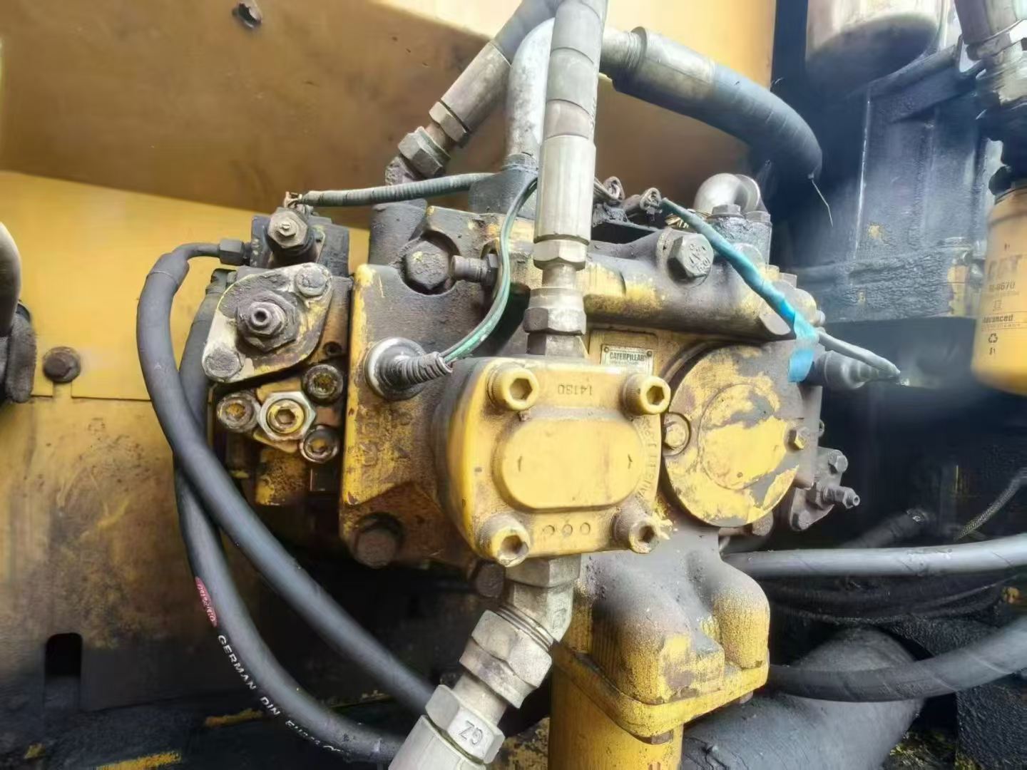 Buy Caterpillar 320D Used Excavator / 4