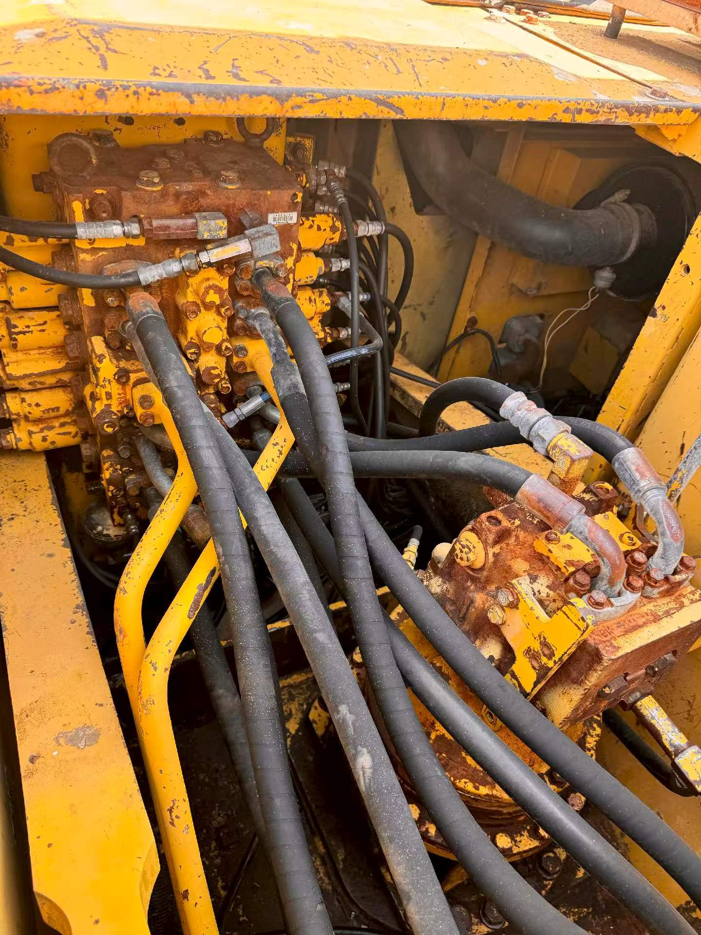 Buy Komatsu PC200-7 Used Excavator / 4