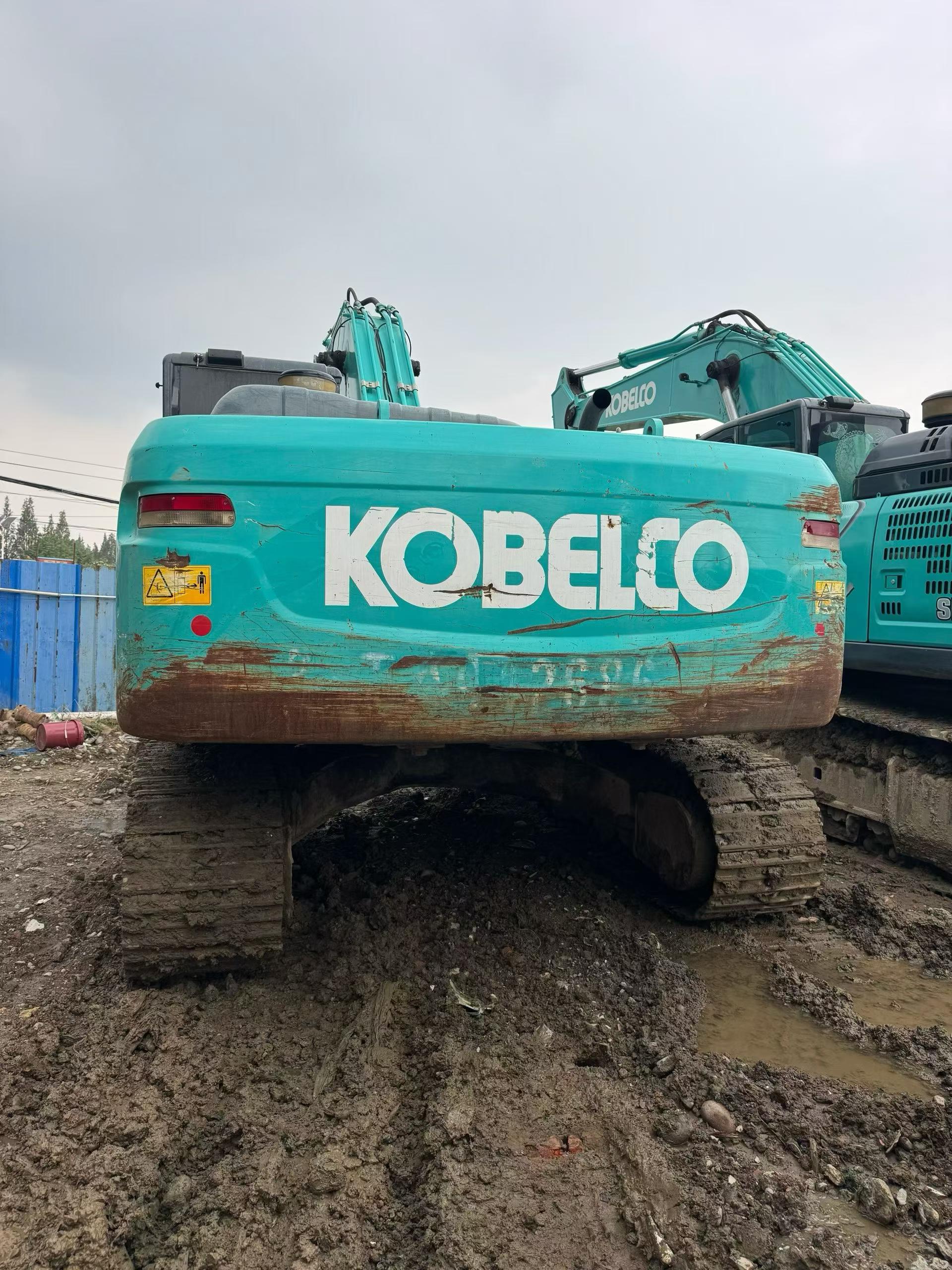 Buy Kobelco SK260 Used Excavator / 4