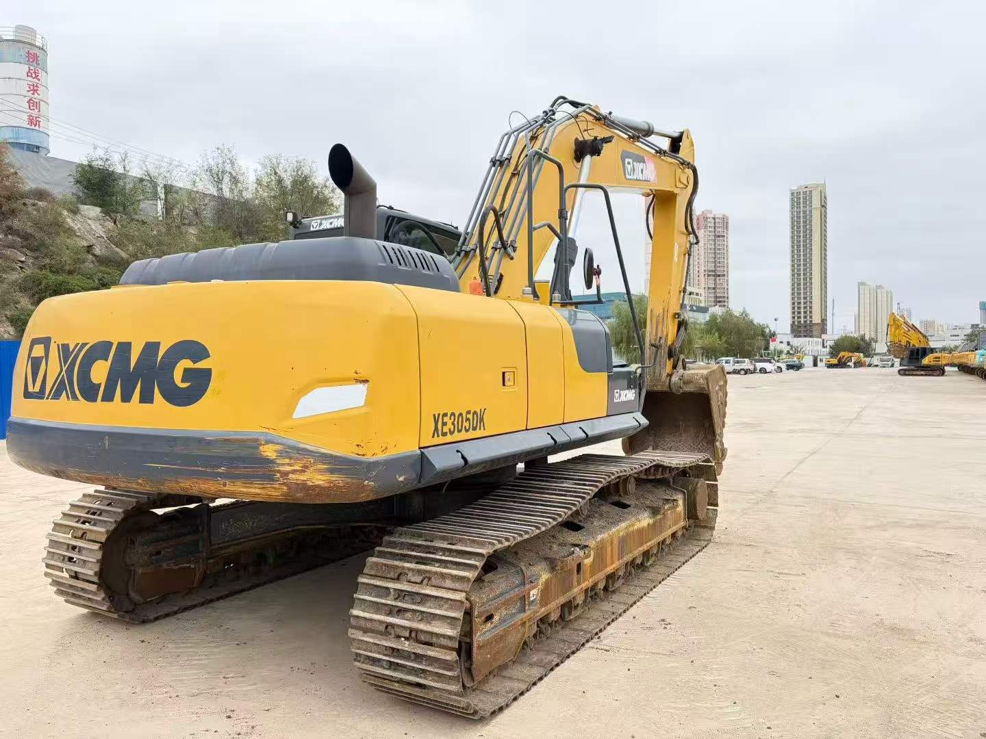 Buy XCMG XE270DK Used Excavator / 3