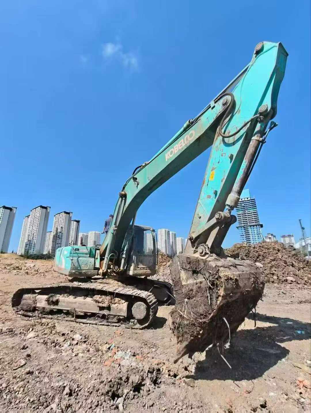Buy Kobelco SK260 Used Excavator / 4