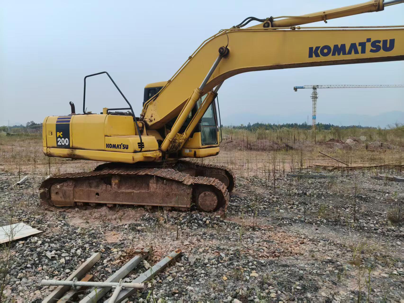 Buy Komatsu PC200-7 Used Excavator / 2