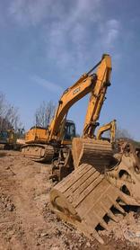 Buy Kato HD1638R Used Excavator / 3 Buy Kato HD1638R Used Excavator / 3