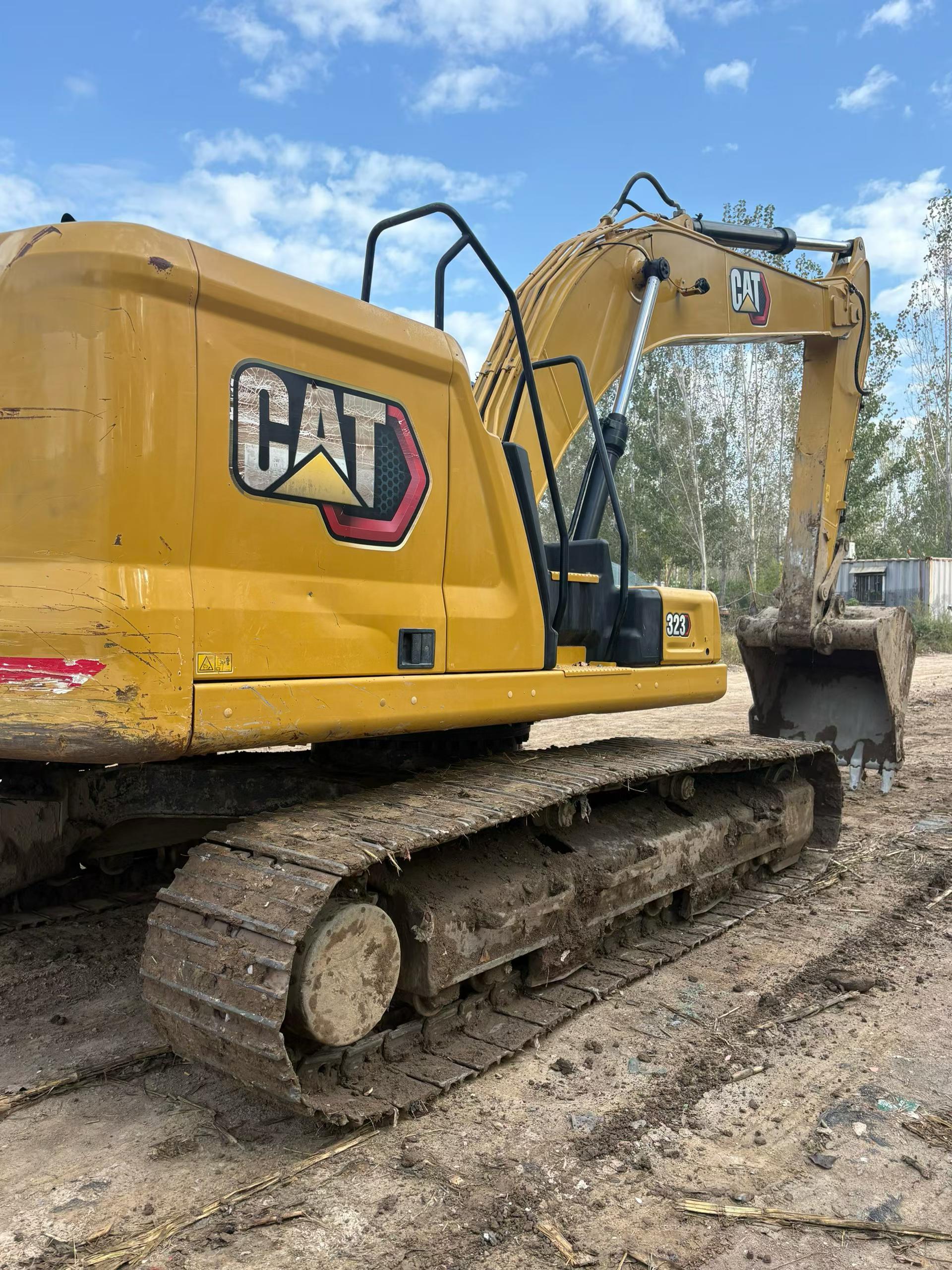 Buy Caterpillar 323 Used Excavator / 3