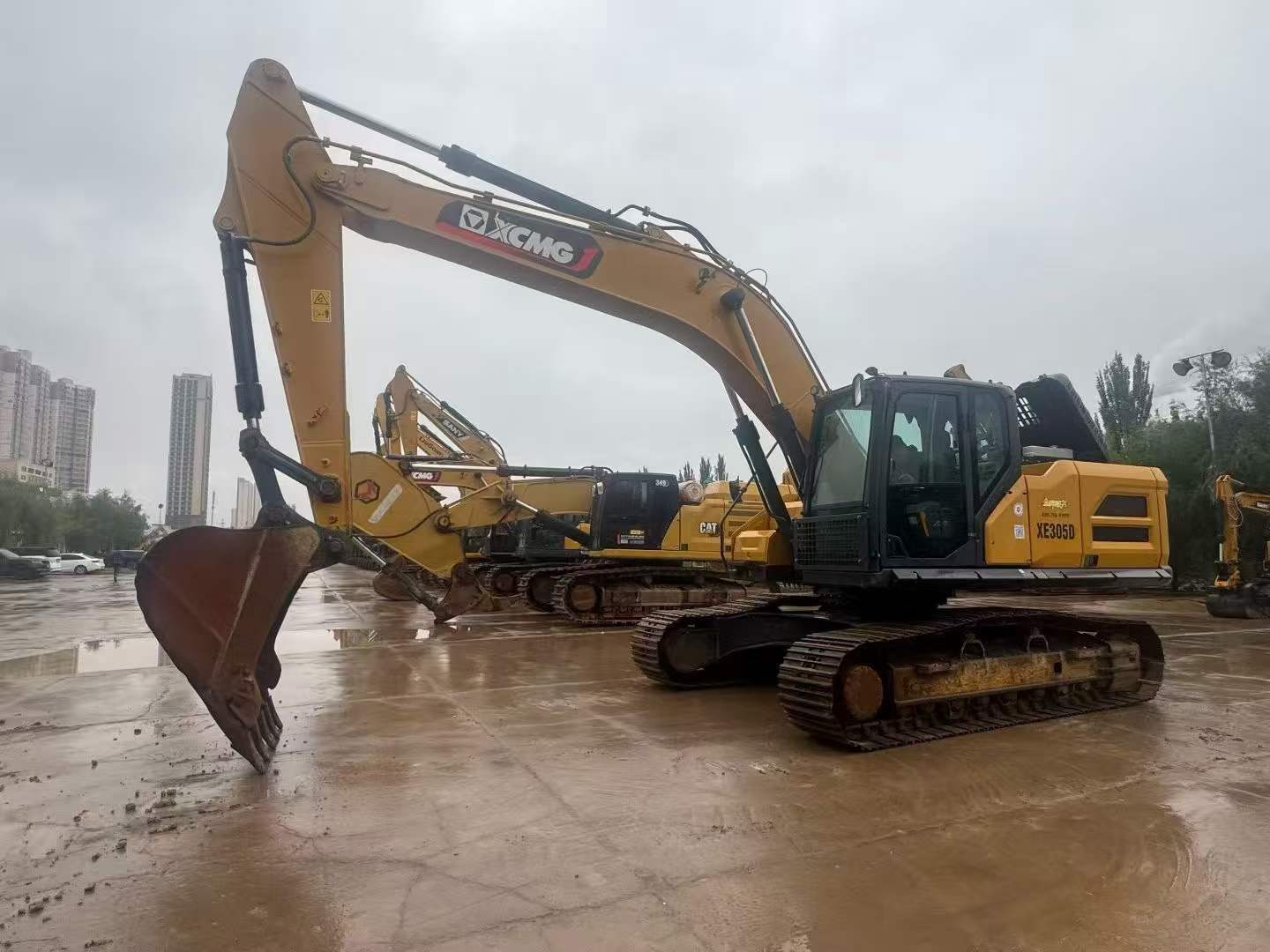 Buy XCMG XE245D Used Excavator / 2