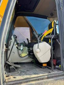Buy Kobelco SK200-10 Used Excavator / 2 Buy Kobelco SK200-10 Used Excavator / 2