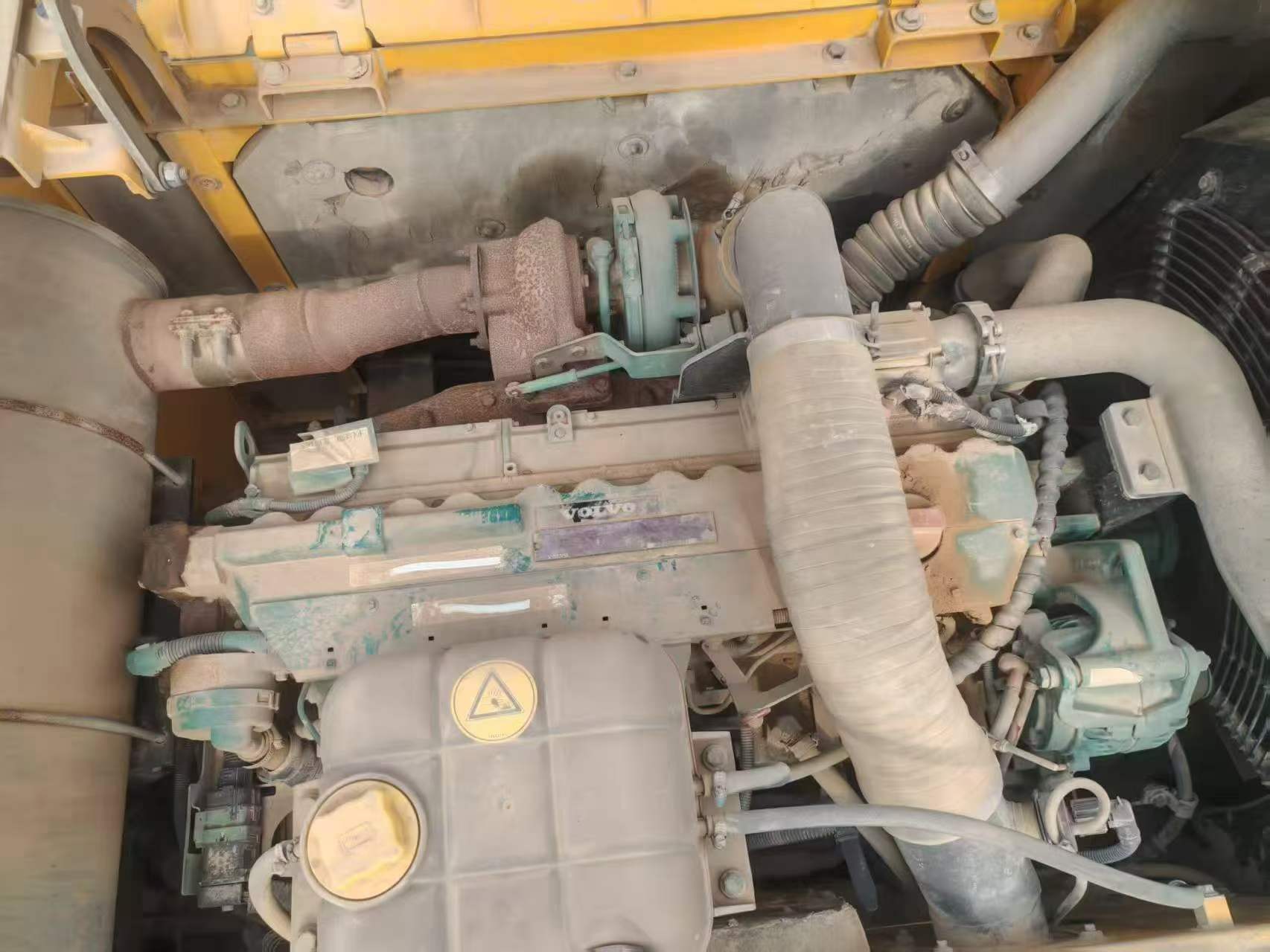 Buy Volvo L250G Used Excavator / 5