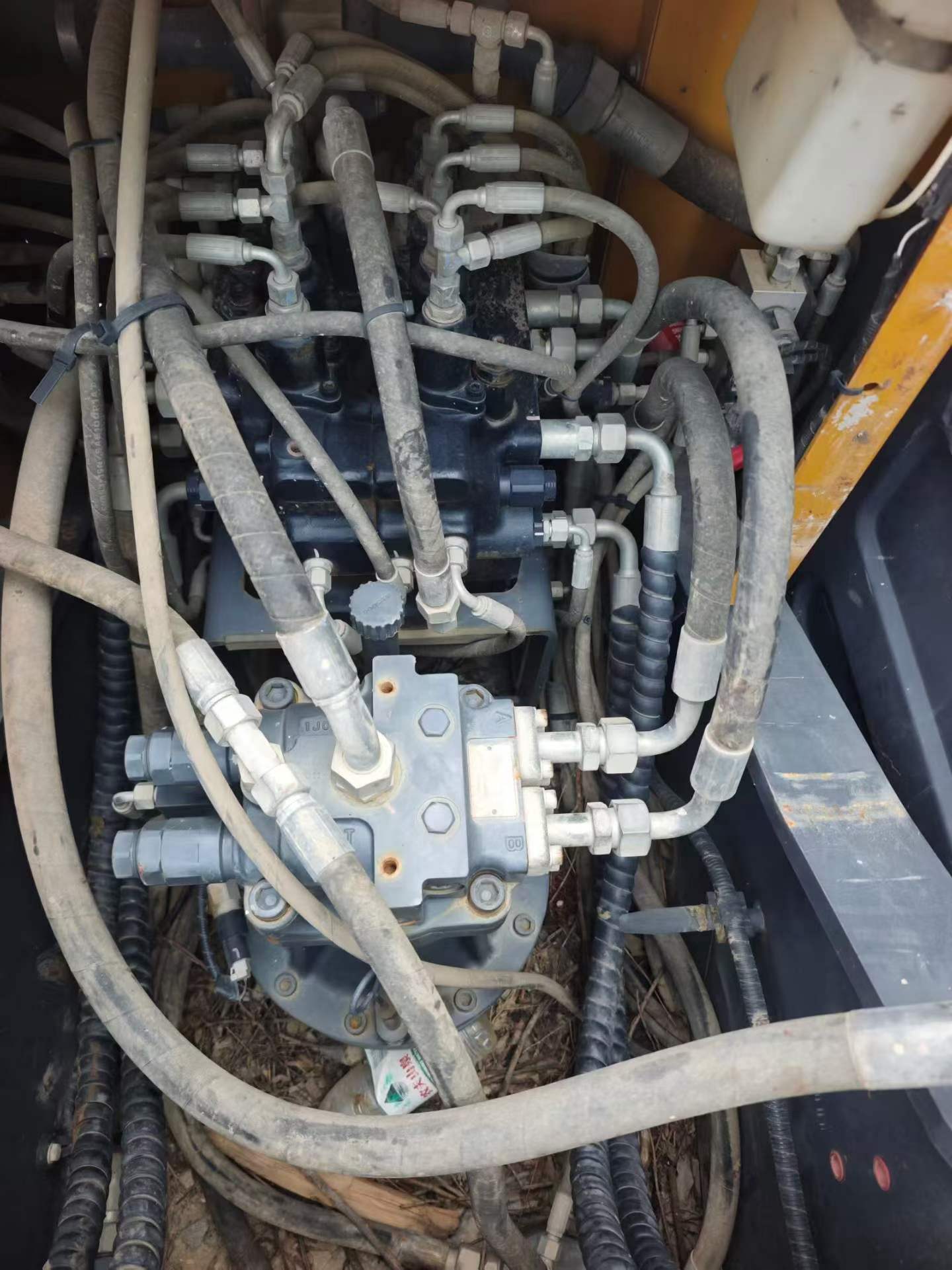 Buy XCMG XE135B Used Excavator / 6