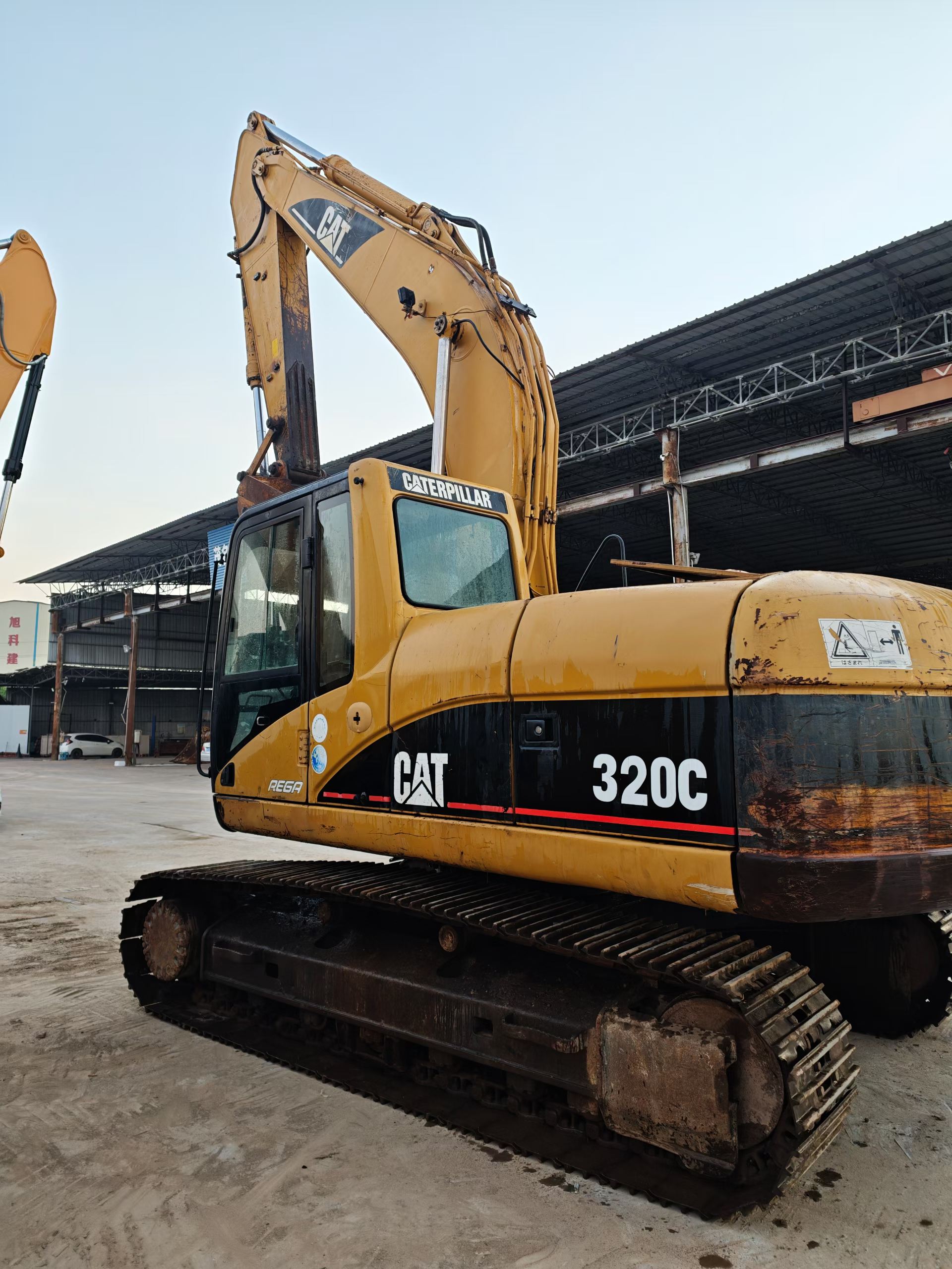Buy Caterpillar 320C Used Excavator / 2