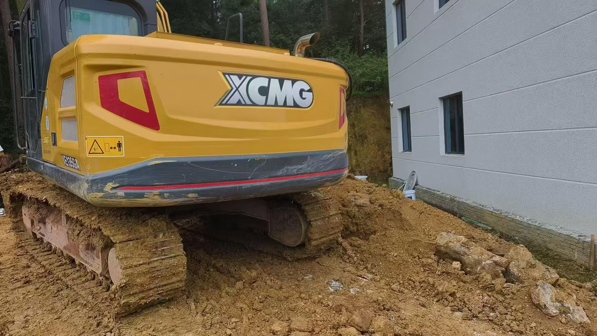 Buy XCMG XE135B Used Excavator