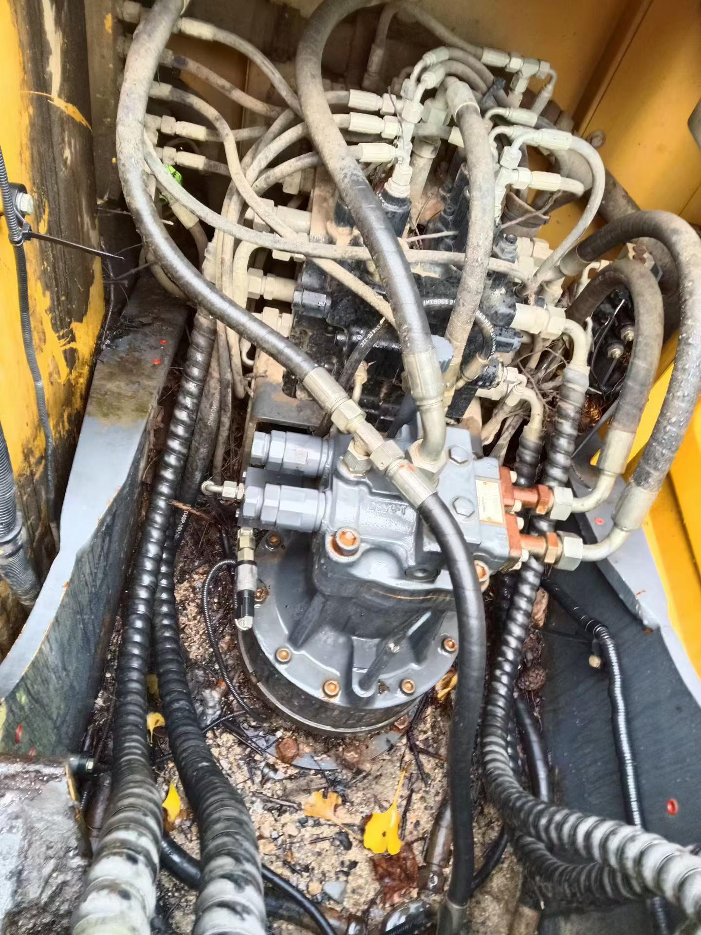 Buy XCMG XE135B Used Excavator / 6