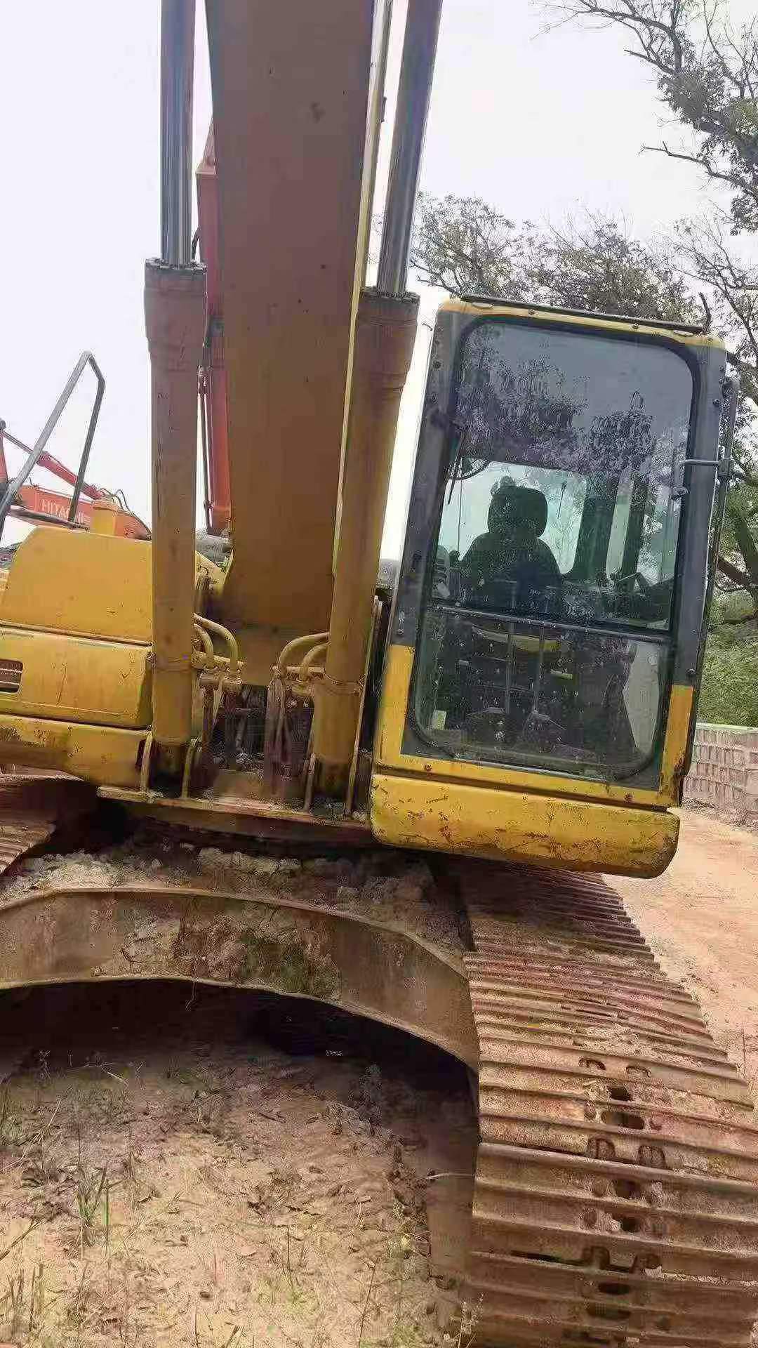 Buy Komatsu PC200-7 Used Excavator / 9