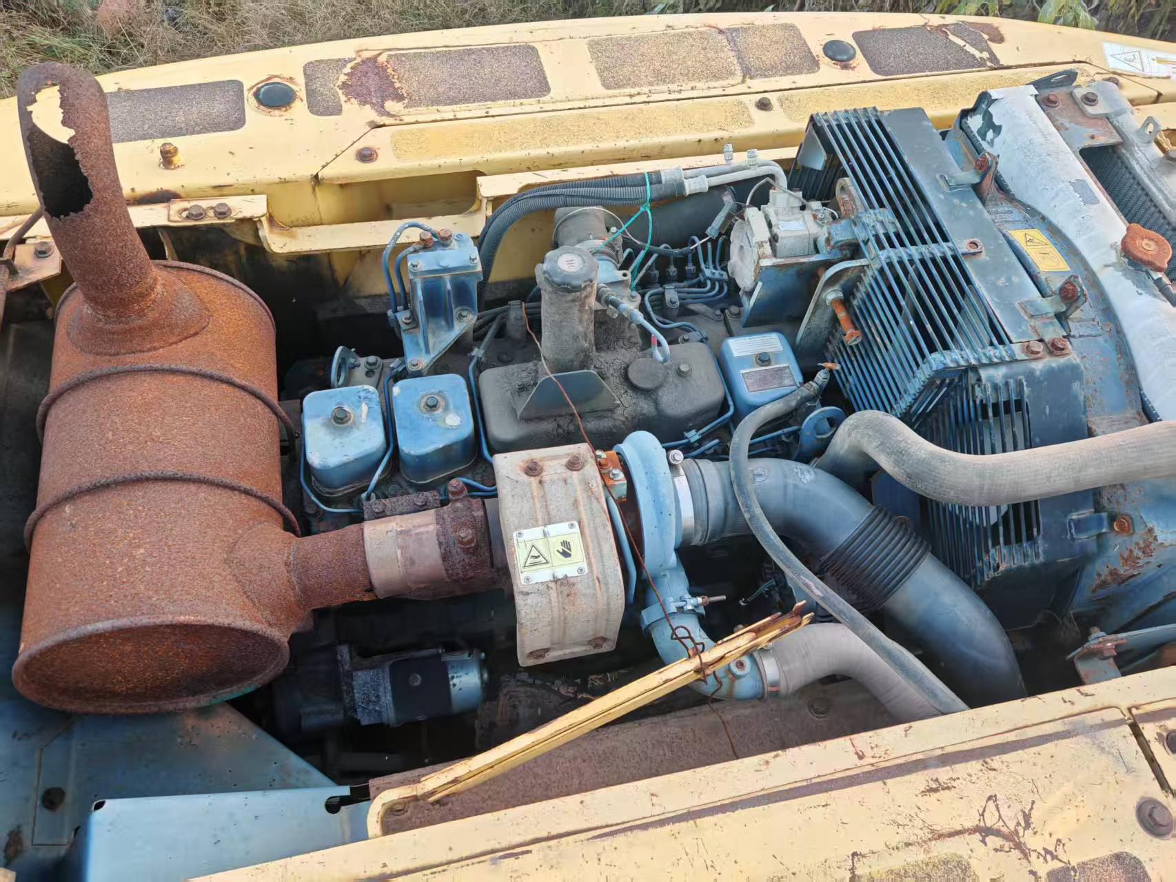 Buy Komatsu PC200-7 Used Excavator / 3