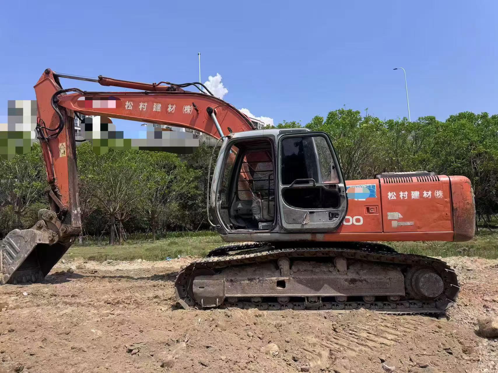 Buy Hitachi EX200-5 Used Excavator / 2