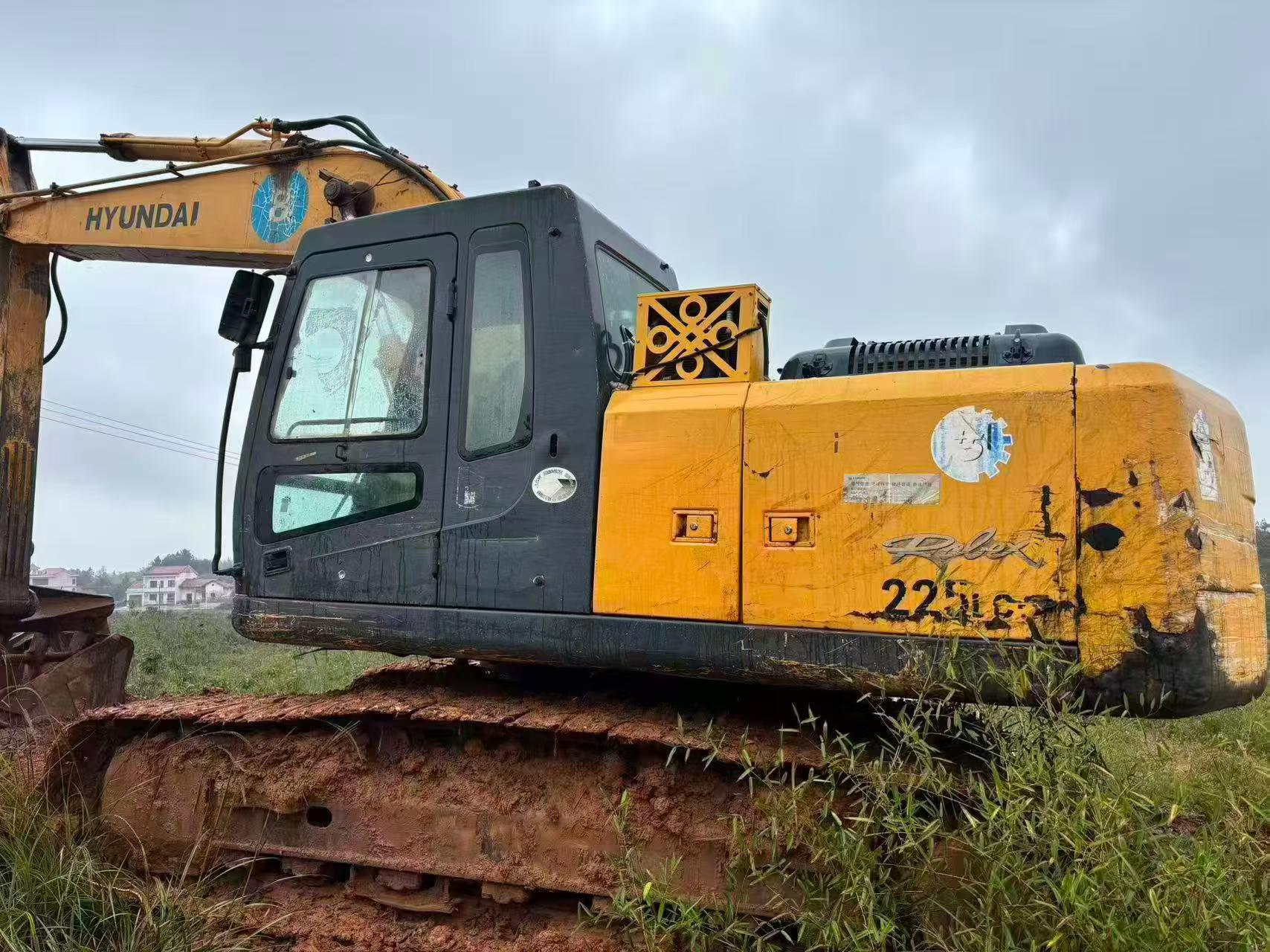 Buy Hyundai R215-7 Used Excavator / 7